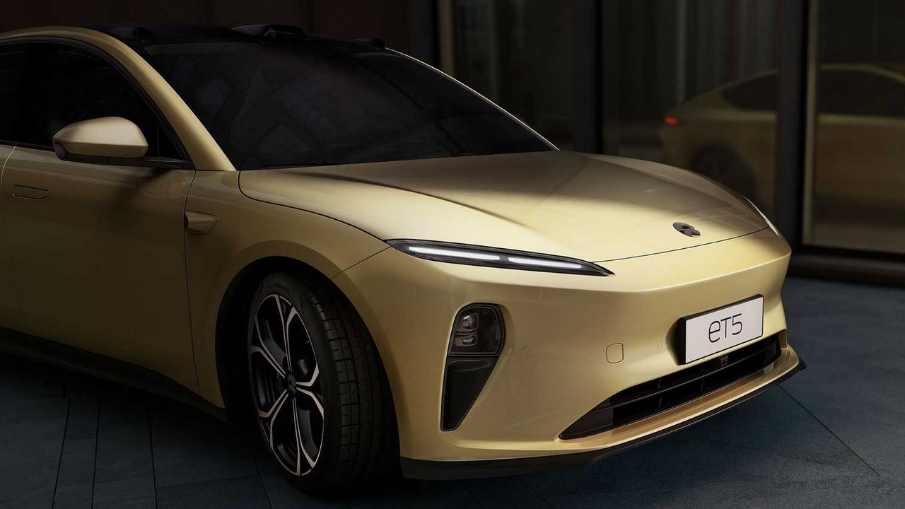 У бюджетного электрокара Tesla Model 3 появился роскошный конкурент из Китая