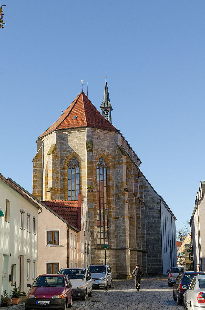 Из миллионов бриллиантов. Средневековый город в Баварии, построенный в центре кратера