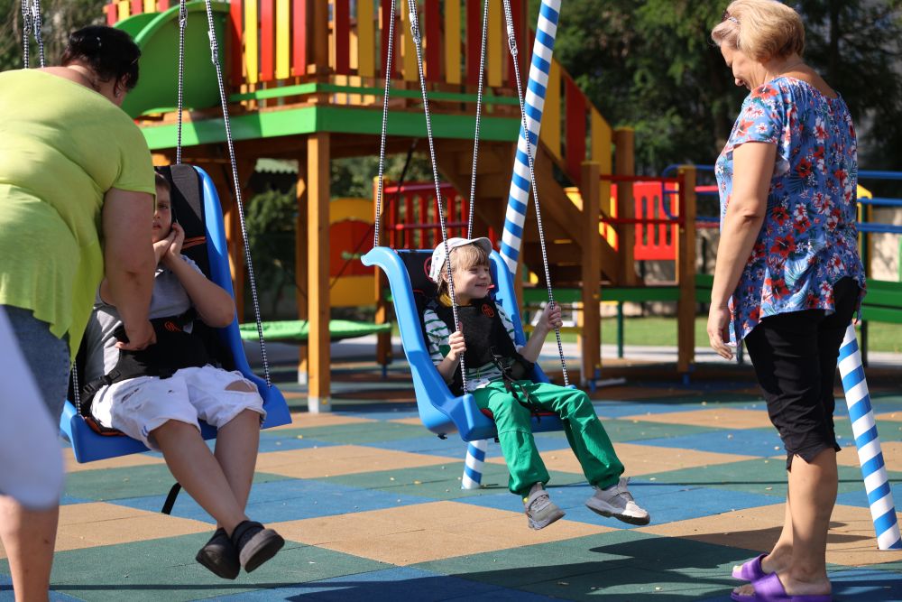 Во Львове появился уникальный парк развлечений для детей с инвалидностью: как он выглядит