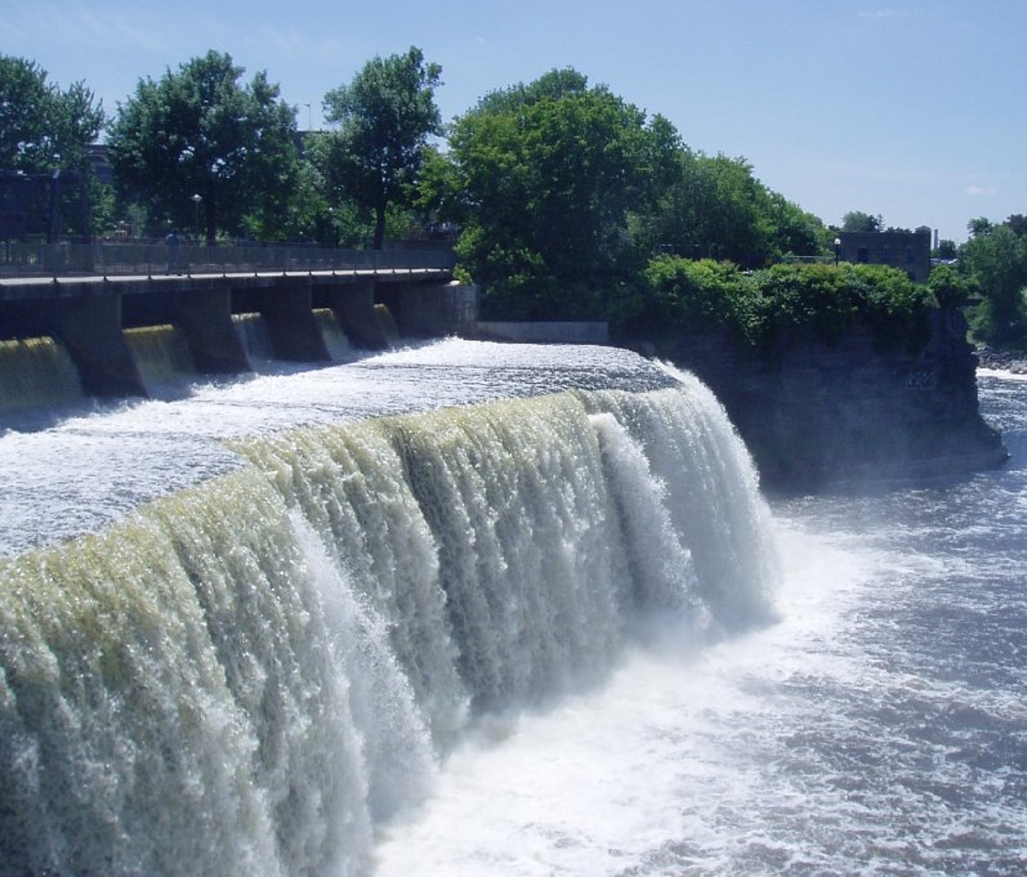 7 водоспадів світу, які неймовірно вражають уяву