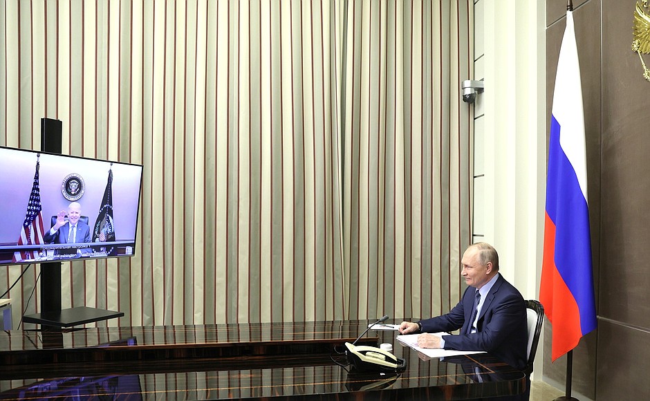 Дві години переговорів та попередження Байдена для Путіна. Підсумки саміту президентів США та РФ