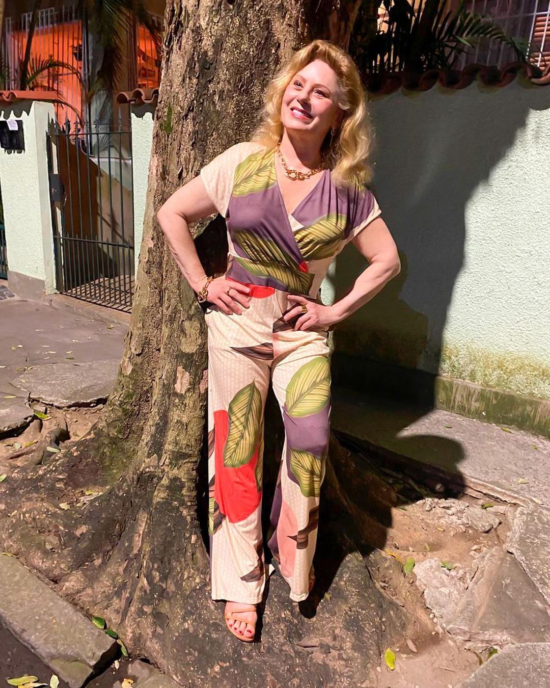 Лишний вес и седина: как сейчас выглядит актриса, сыгравшая красавицу Иветту в "Клоне"