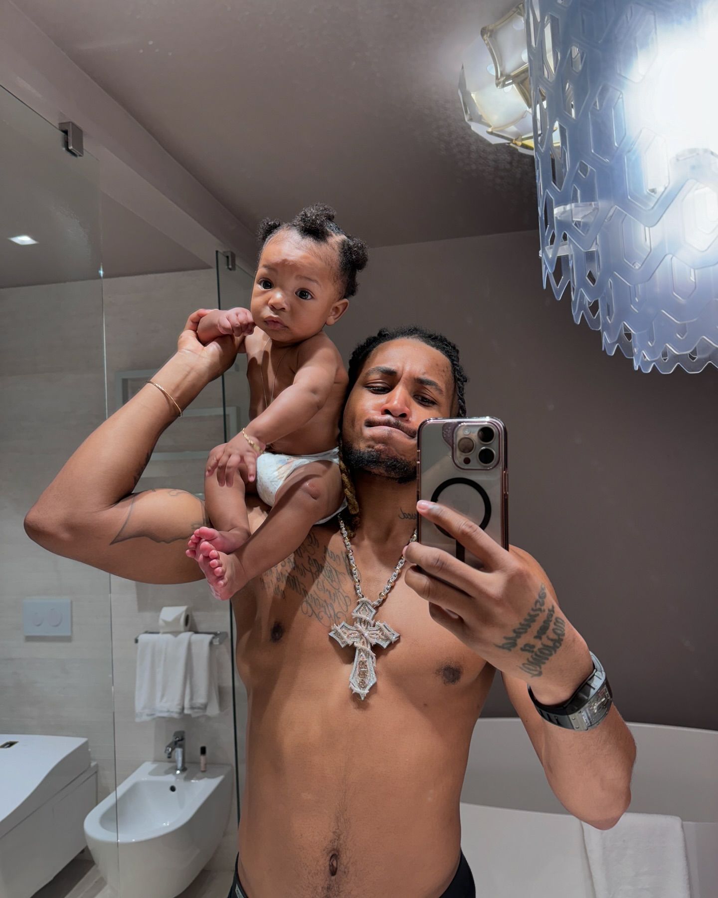 Американська зірка розійшлася з бойфрендом через 10 місяців після народження сина