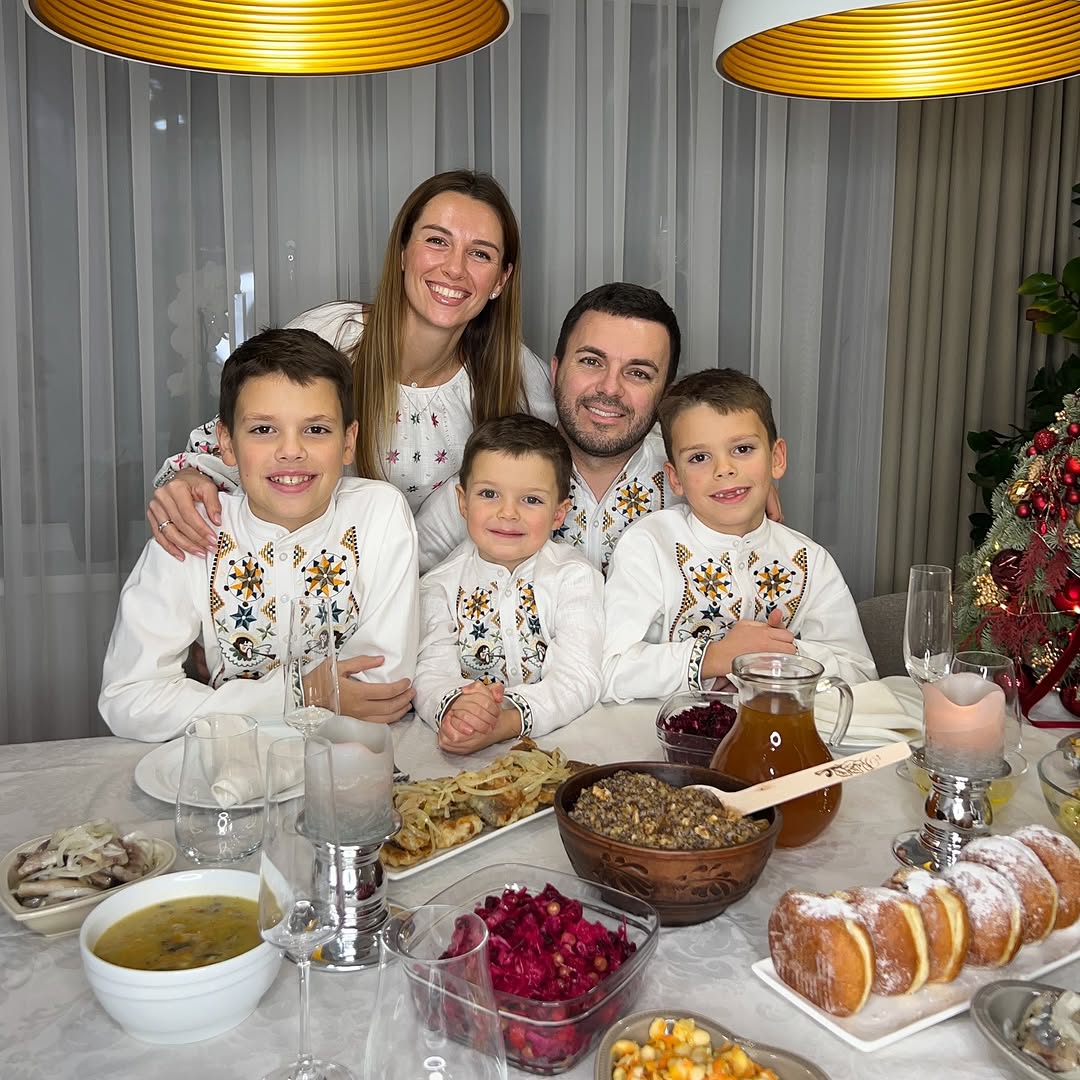 "Мира нам всем". Осадчая, Сумская и другие звезды трогательно поздравили украинцев с Рождеством