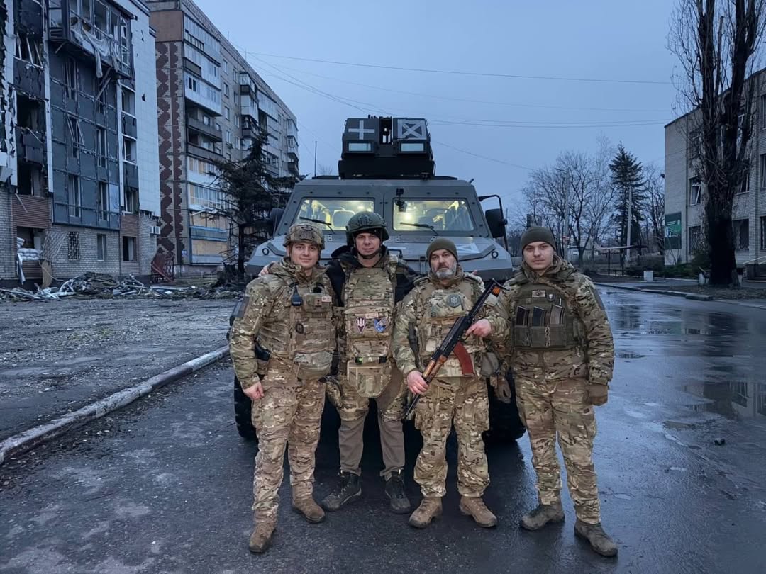 Дмитрий Комаров показал, как праздновал Рождество с защитниками в Покровске (фото)