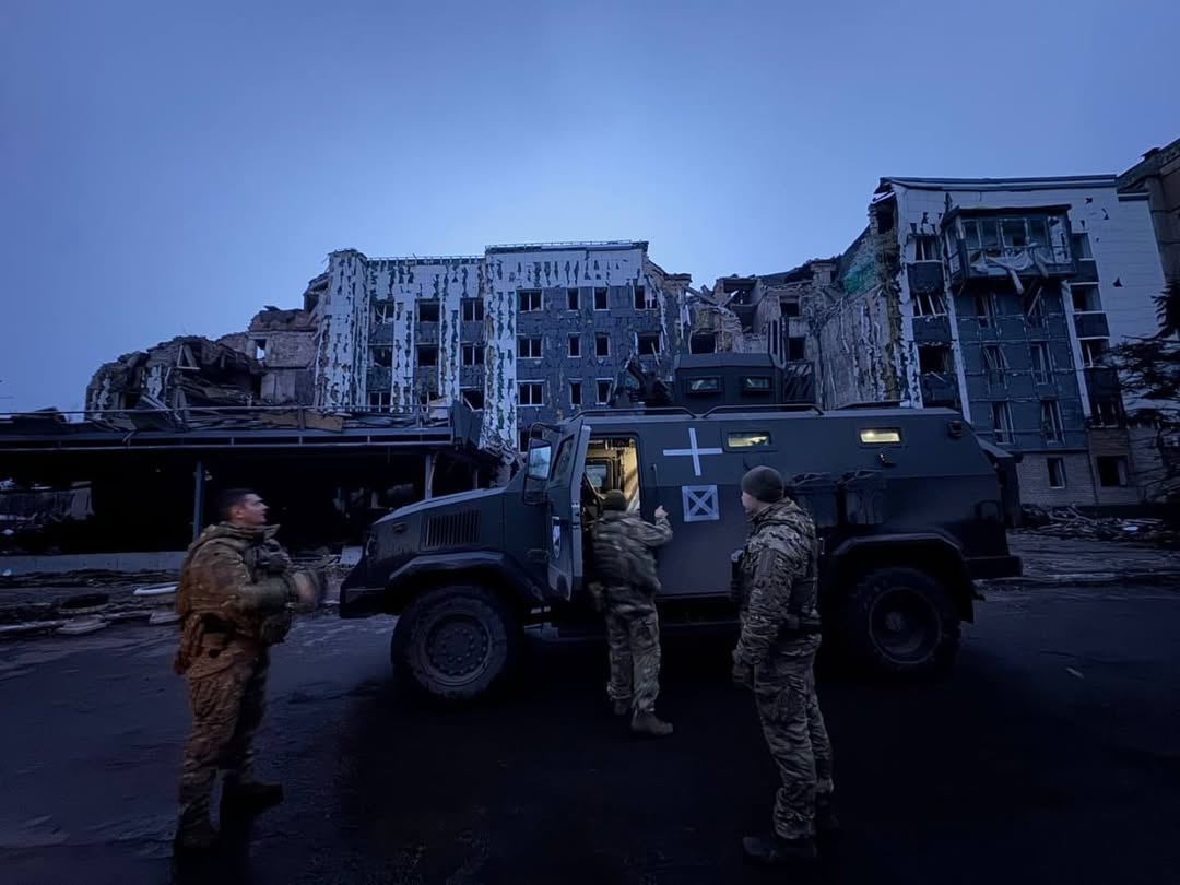 Дмитрий Комаров показал, как праздновал Рождество с защитниками в Покровске (фото)