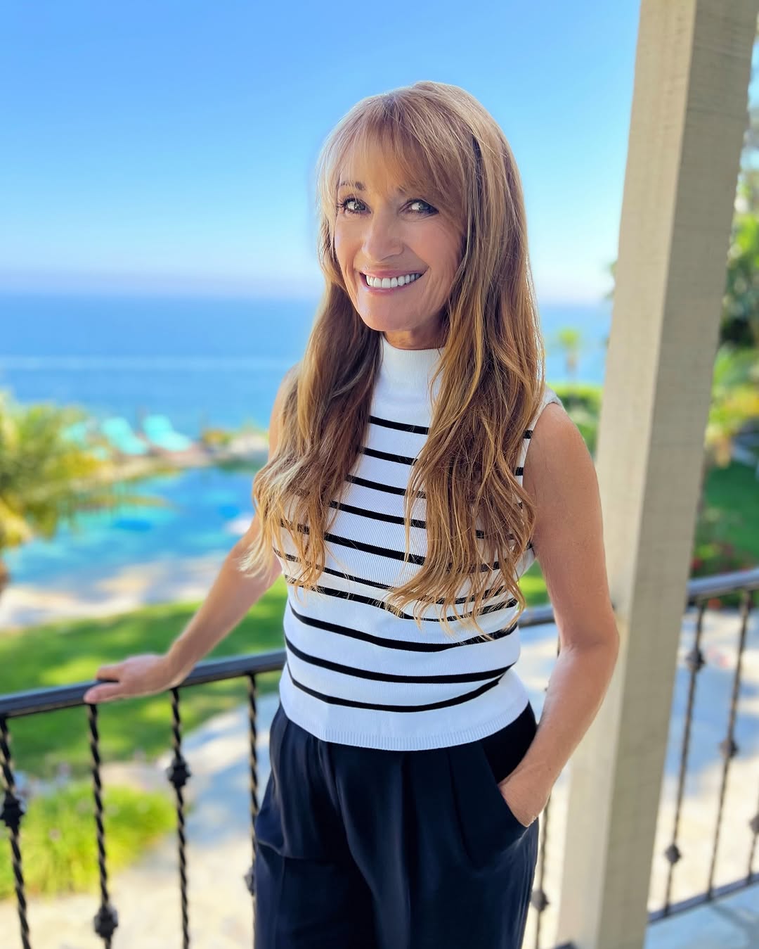 Микаэла из сериала "Доктор Куин": как выглядит и чем занимается актриса