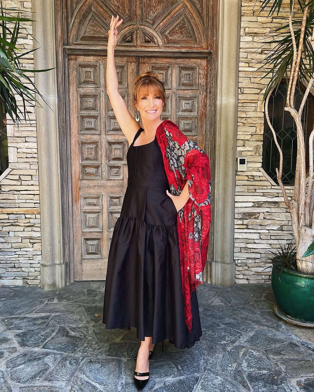 Микаэла из сериала "Доктор Куин": как выглядит и чем занимается актриса