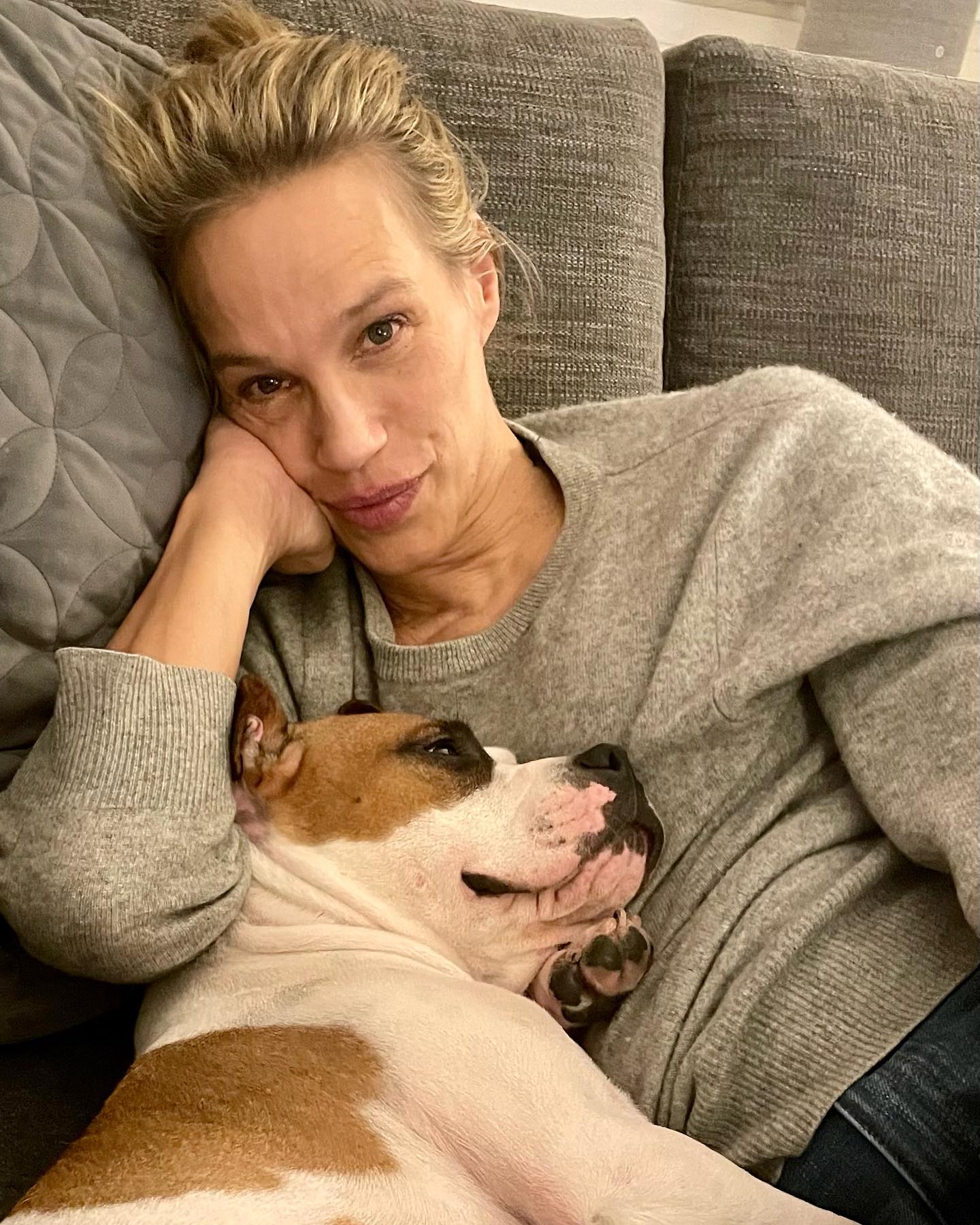 Как сегодня выглядит Петра из комедии "Такси": почти не изменилась (фото)