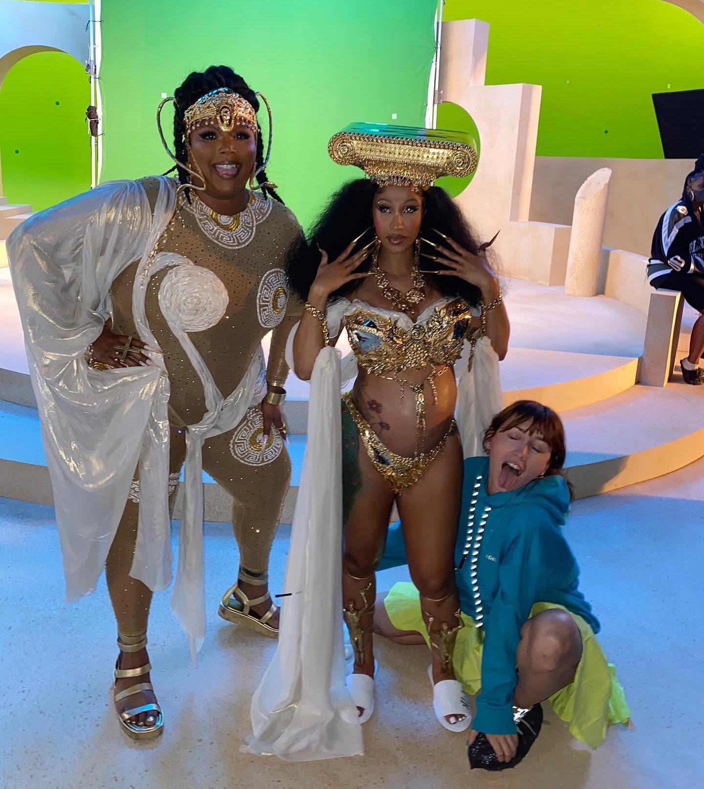 Українка Таню Муіньо зняла кліп для південнокорейської поп-зірки: запальне відео