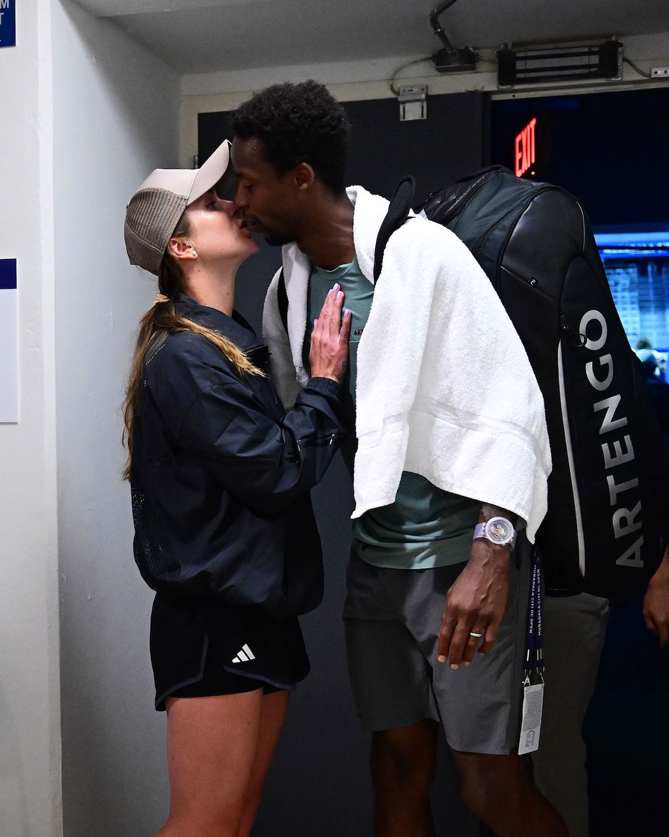 Два роки обіймів та любові: Світоліна показала рідкісне фото з донечкою та чоловіком