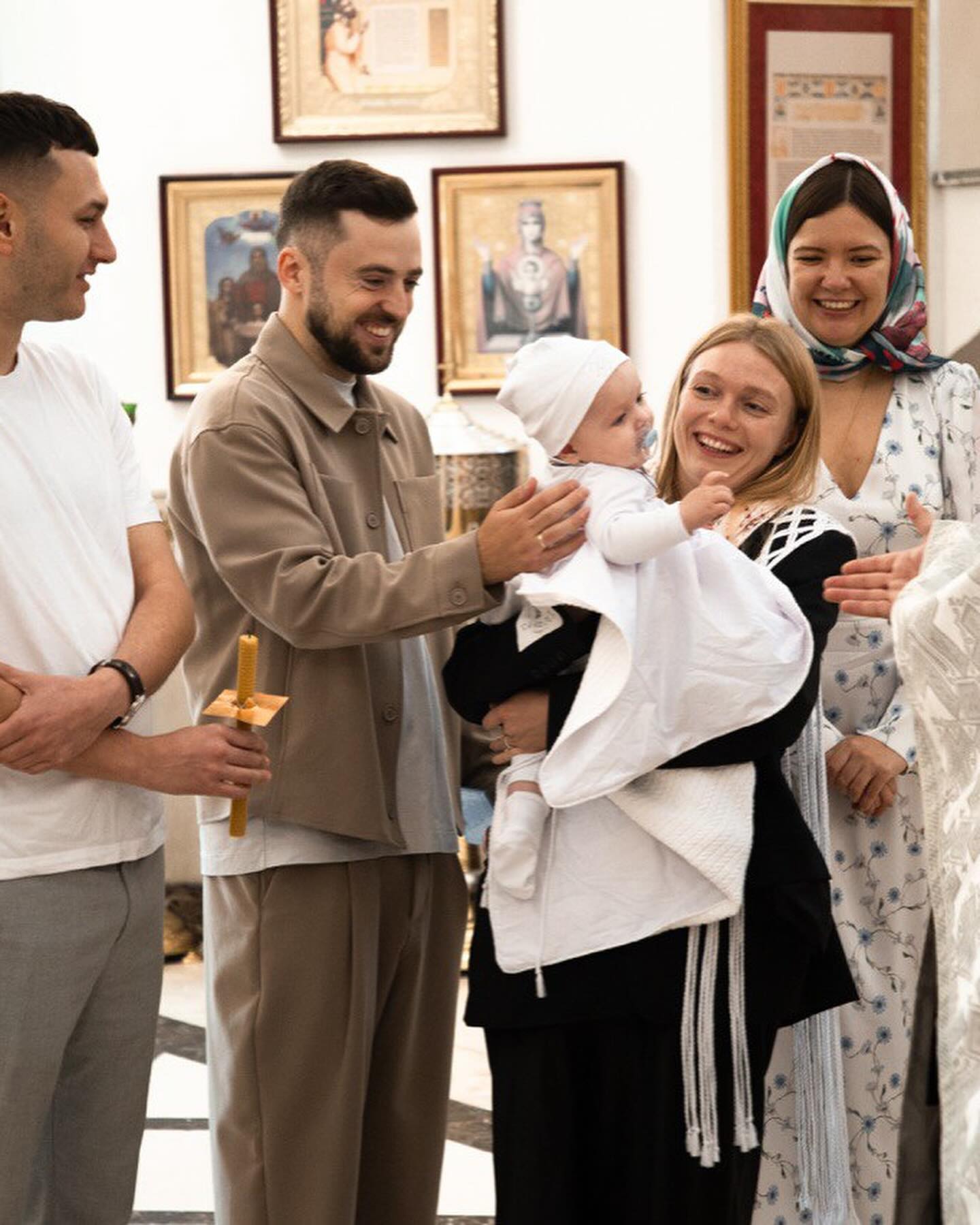 Зірка "Жіночого Кварталу" похрестила 7-місячного сина: зворушливі фото таїнства