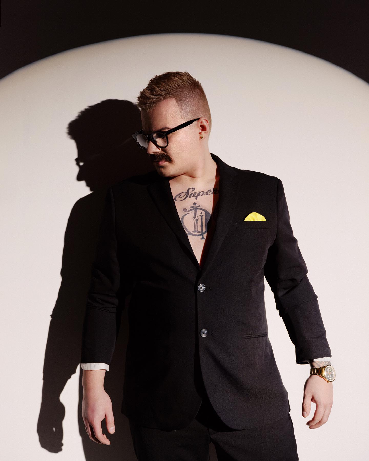 Відомого українського співака спіймали "на гарячому": намагався втекти за кордон