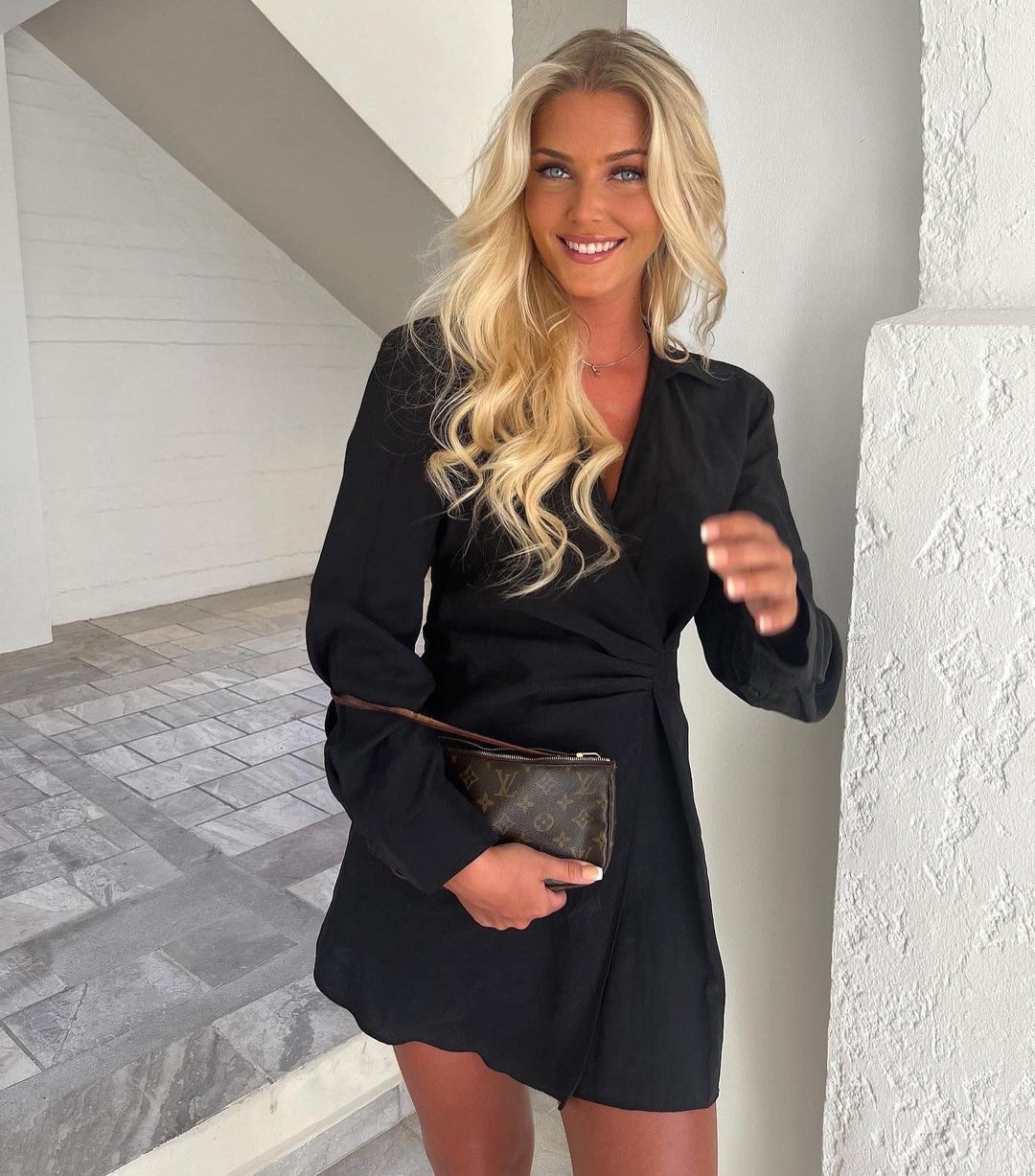 "Міс Всесвіт-2024" Вікторія К’єр Тейлвіг: що відомо про переможницю, "домашні" фото