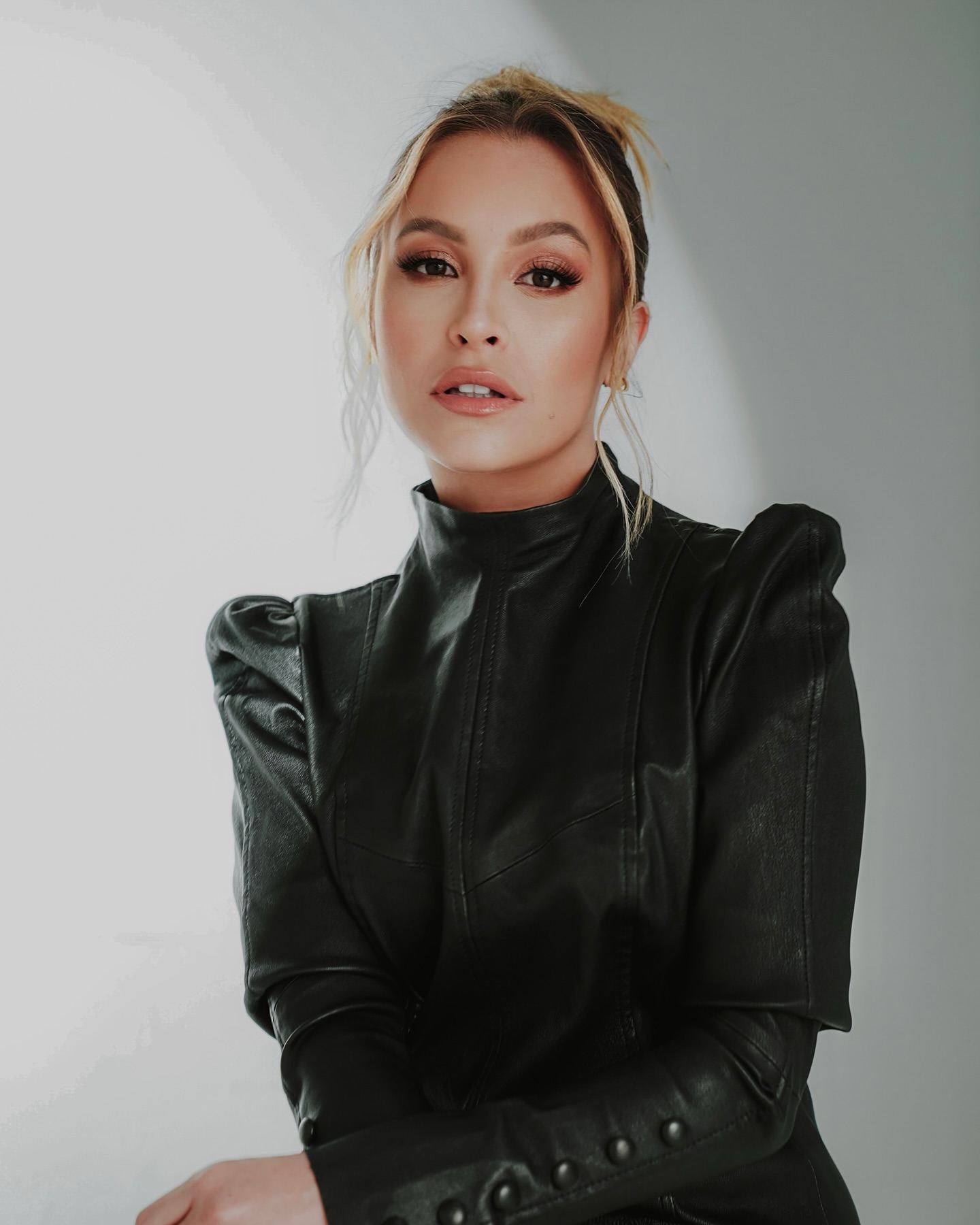 Зовсім як Жаді. Дорослу Хадіжу з серіалу "Клон" не впізнати (фото)