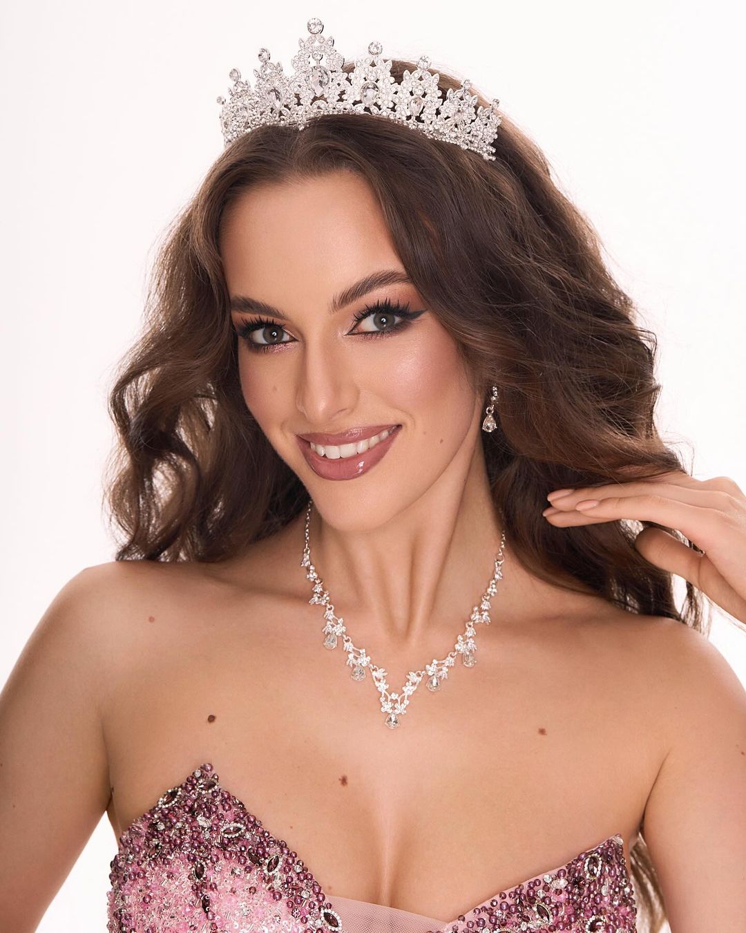 "Міс планета 2024": хто представляє Україну на міжнародному конкурсі краси (фото)