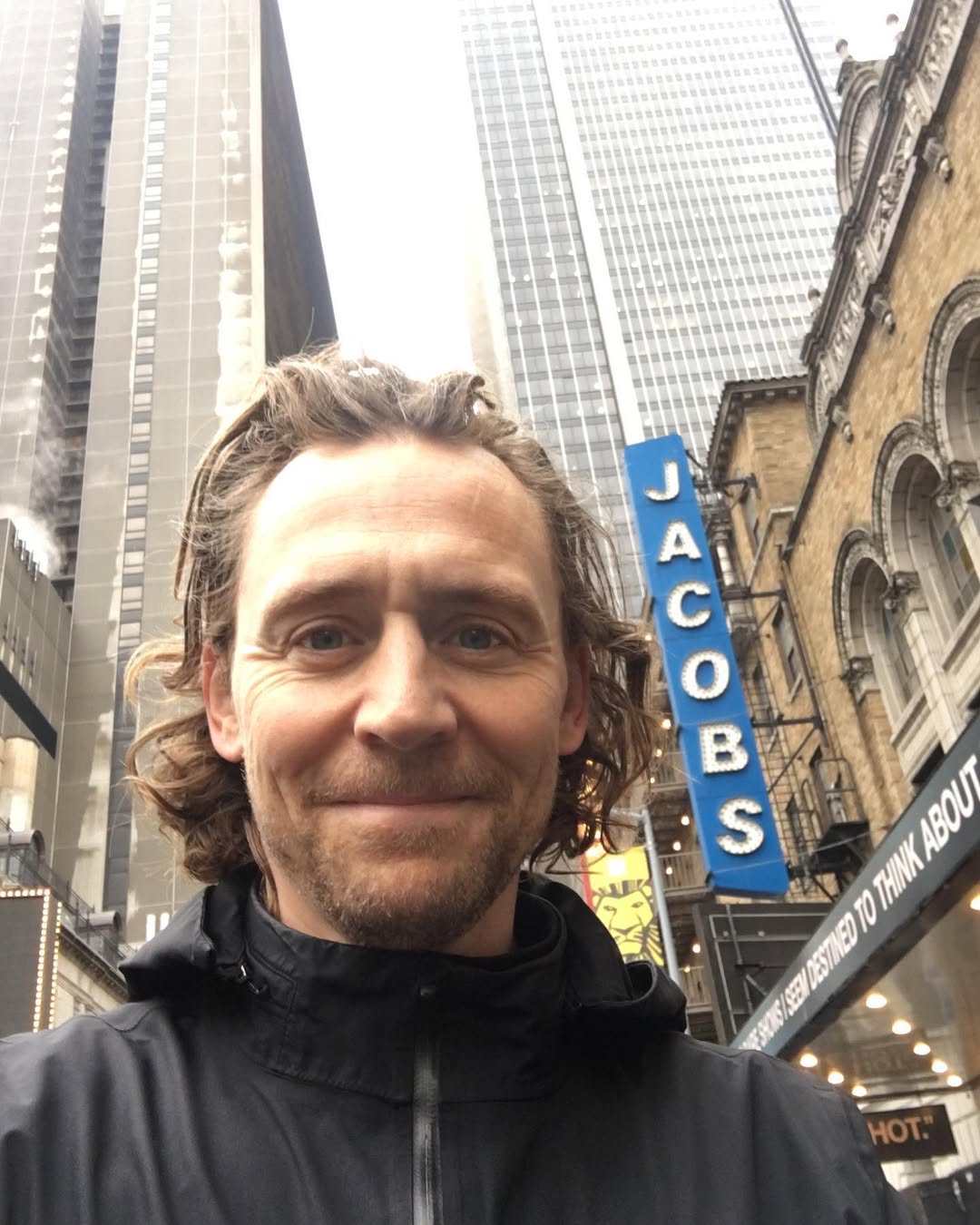 Топ-7 зірок, які володіють трьома і більше мовами