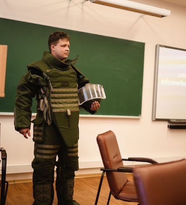 Александр Педан прошел курс подготовки населения во время войны: зовет на новый набор (фото)