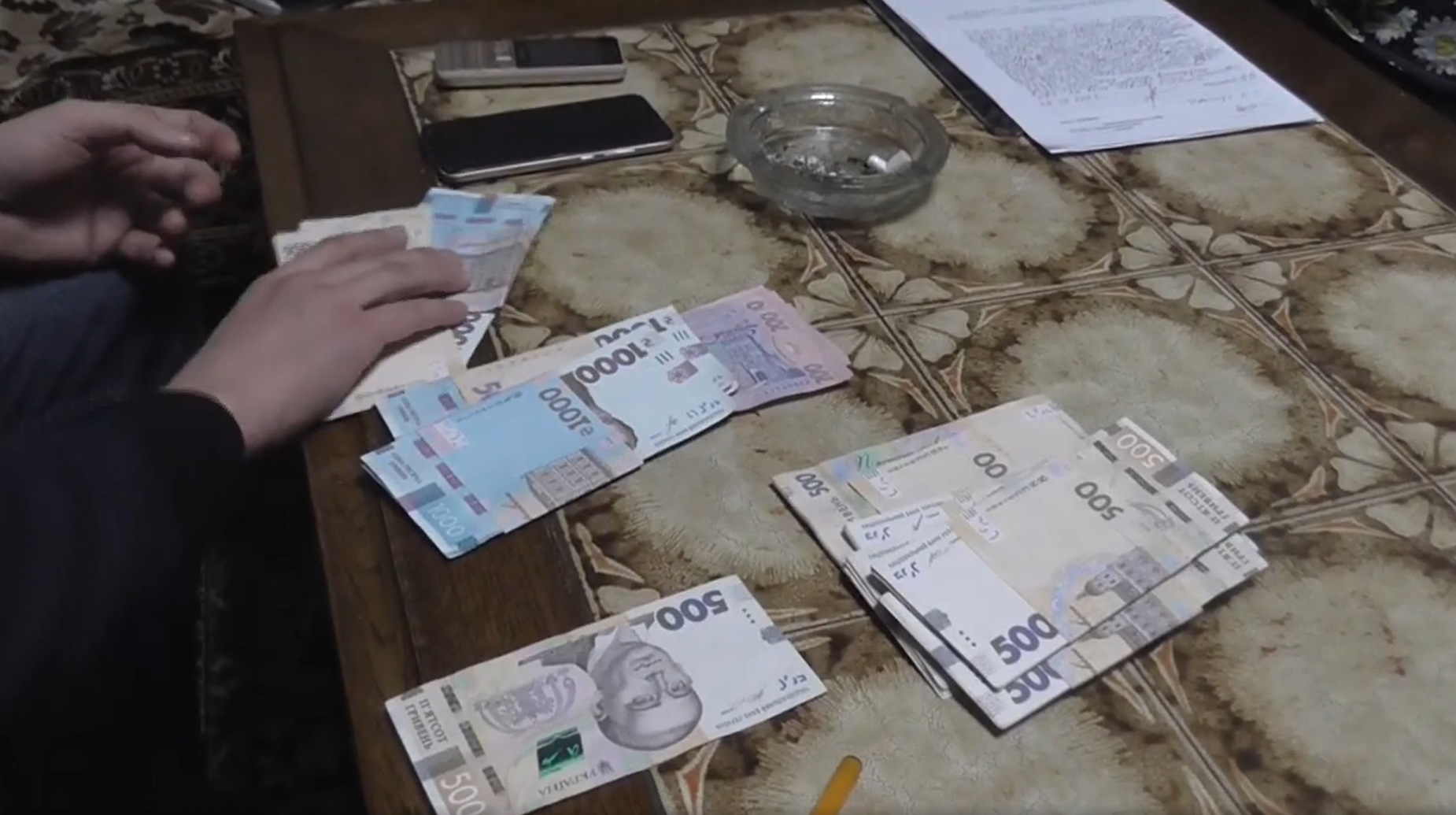 Ограбили дом защитника Украины, который воюет на фронте: полицейские поймали циничных воров