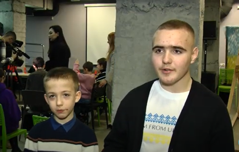 В Виннице дети собрали для армии более миллиона гривен: юных волонтеров наградили (видео)