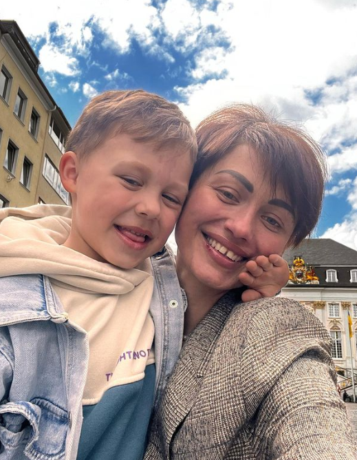 Одночасно з сином боролись за життя: українці прощаються з відомою блогеркою