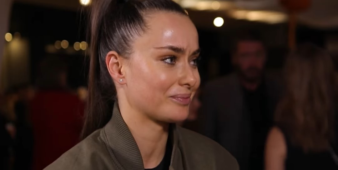 Мишина убежала от журналистки после вопроса о Крыме и русском языке (видео)