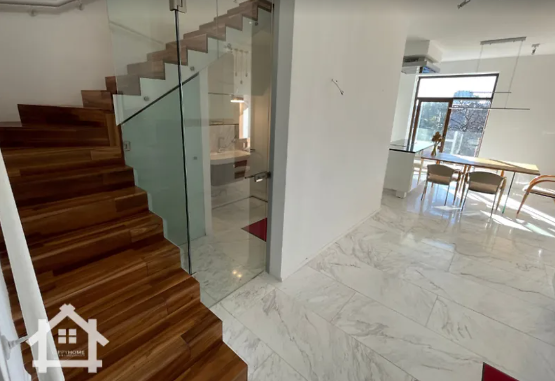 У Львові за 37 мільйонів продають VIP-квартиру з "гарним краєвидом": як виглядає житло