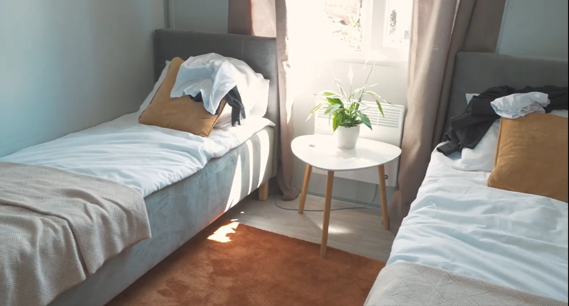 У США школярі зібрали гроші на модульні будинки для українців, і приїхали в Макарів для зведення