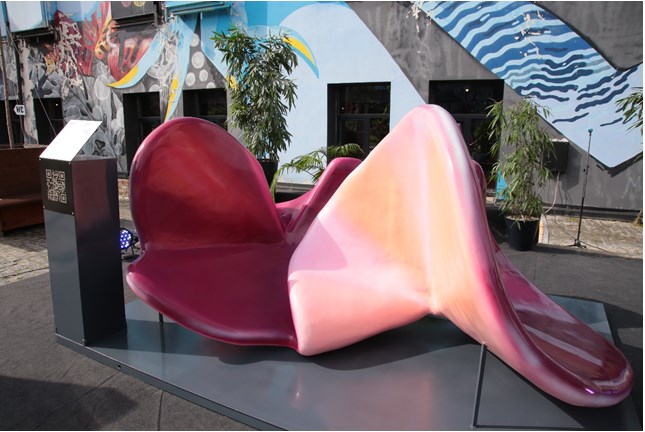 Уникальная скульптура "Звуки города" по инициативе Алены Тимошенко появилась во Львове