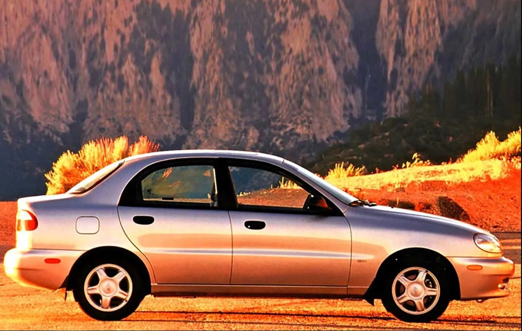 Бестеллеры украинского рынка: ТОП-5 надежных машин с пробегом