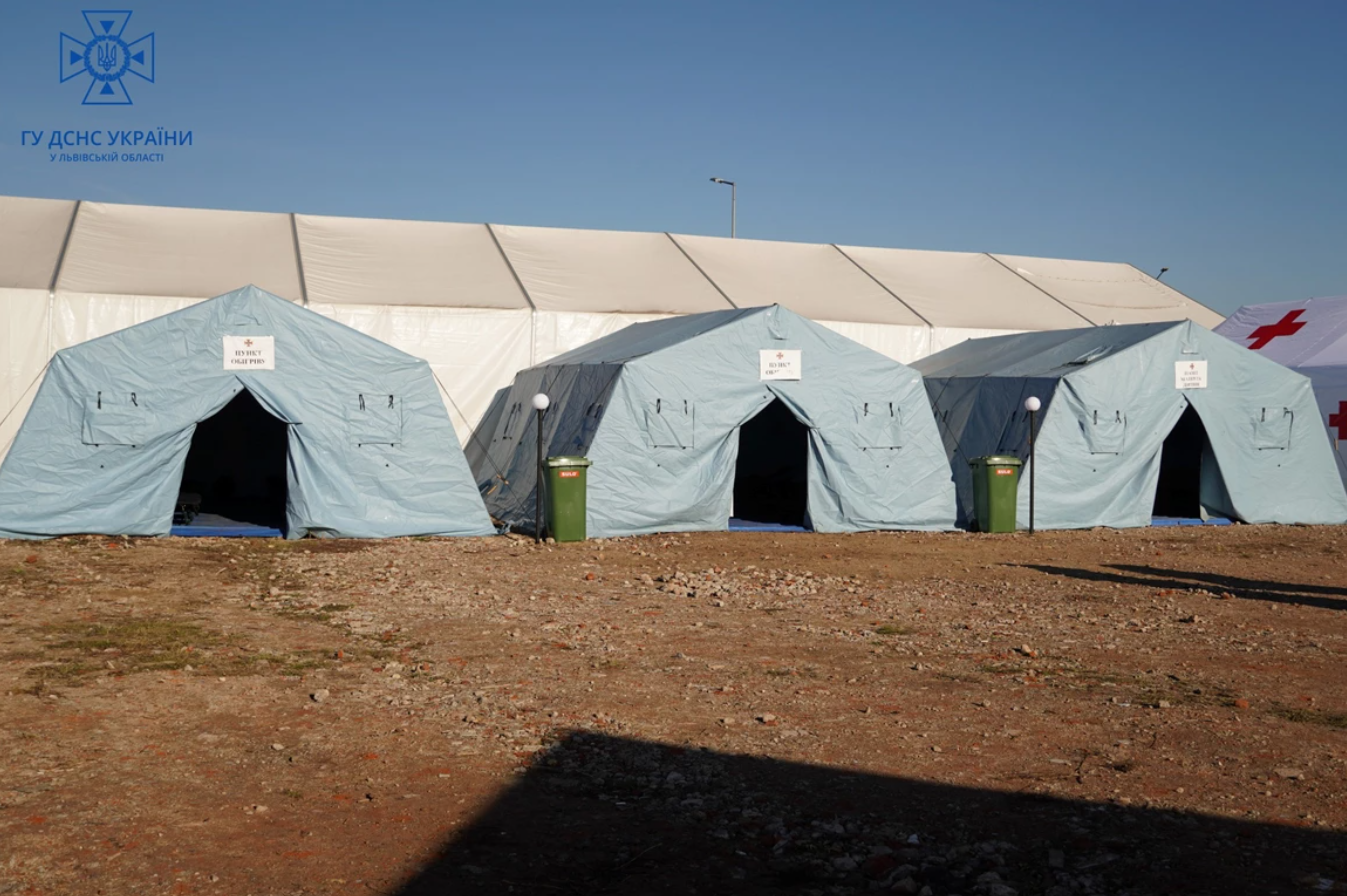 В Украине возле границы с Польшей заработали мобильные пункты обогрева: как они выглядят