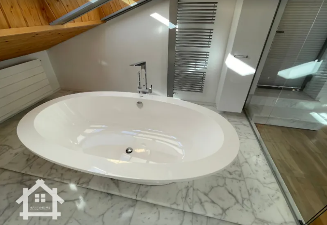 У Львові за 37 мільйонів продають VIP-квартиру з "гарним краєвидом": як виглядає житло