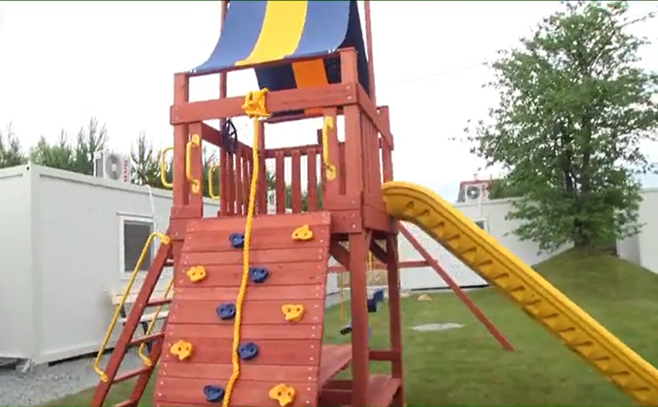 Як виглядає нове модульне містечко для переселенців під Львовом з будиночками за 10 тисяч євро