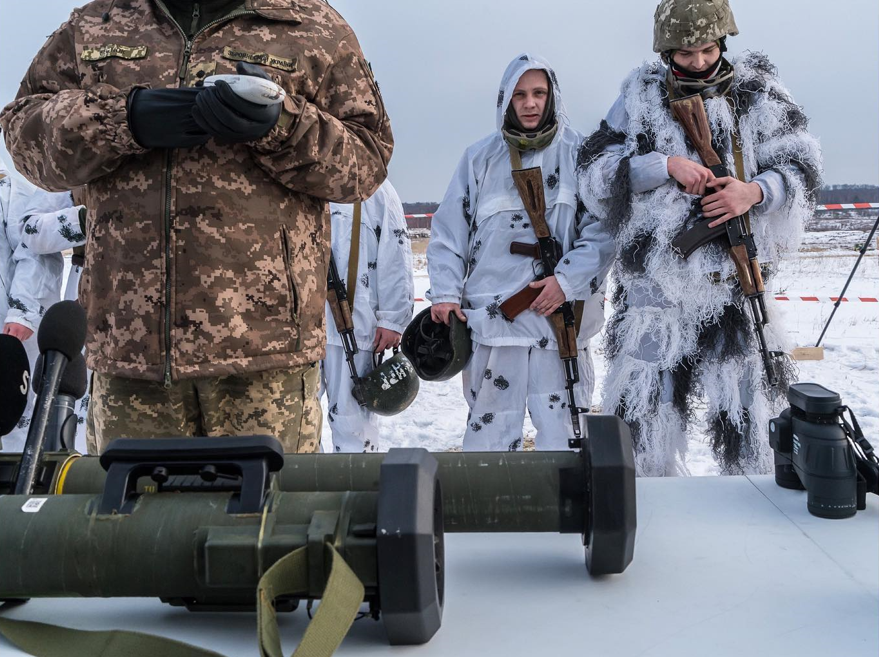 Фотопроект The New York Times о том, как живут украинцы на фоне агрессии РФ. Без скандала не обошлось