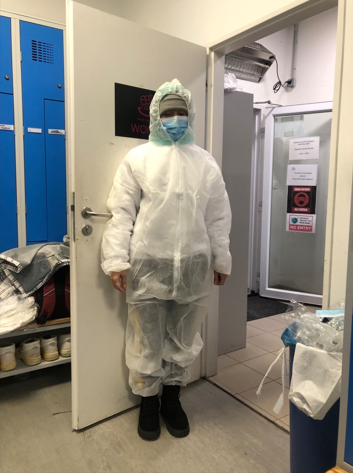 Тяжелейший труд. Как украинские беженцы работают на пищевых цехах в Словакии: мой опыт