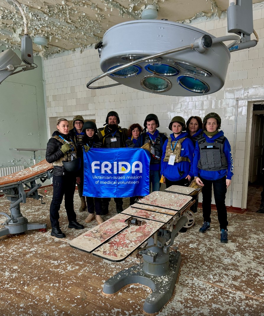 Под обстрелами на линии фронта. Медмиссия "Фрида" развернула полевой госпиталь в Северске