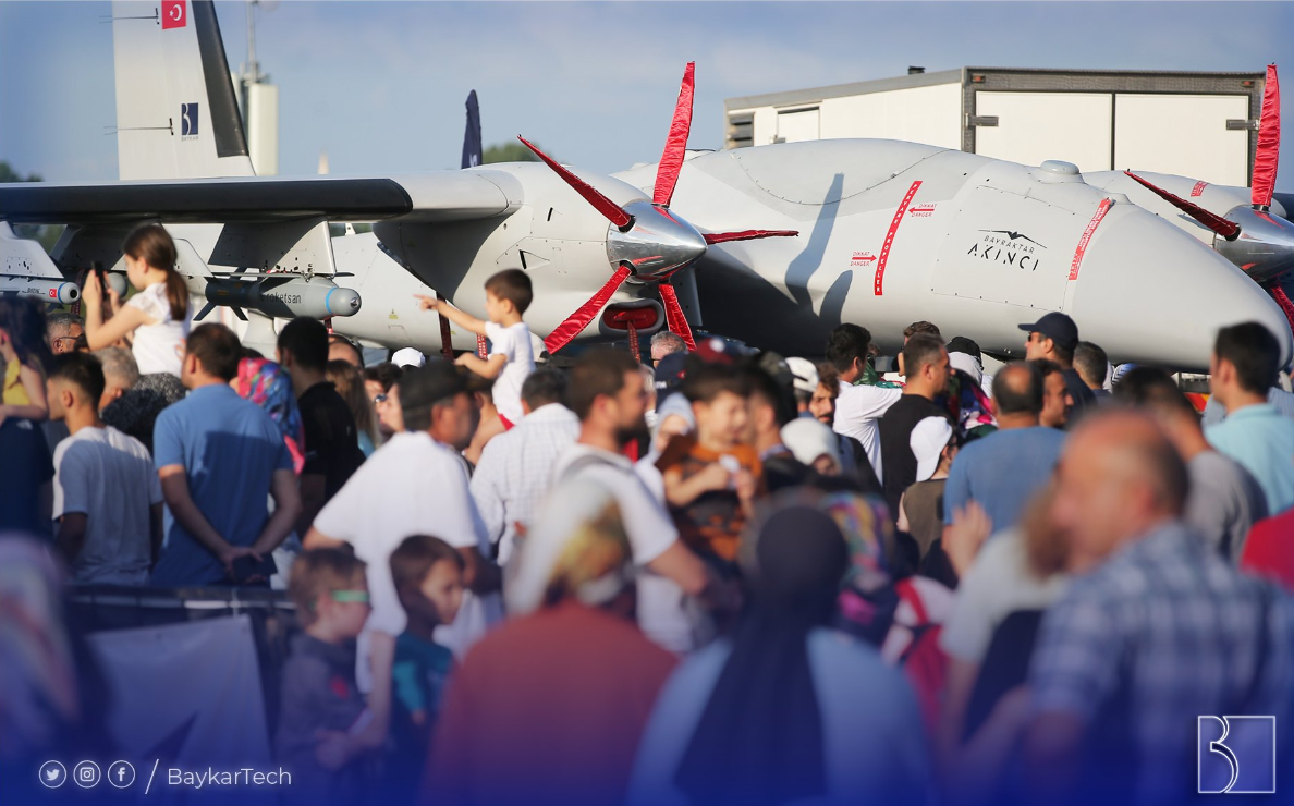 Новый реактивный Bayraktar с украинским двигателем вызвал фурор на выставке: как выглядит "будущее военной авиации"