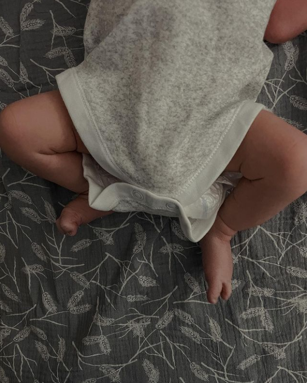 Звезда "Папика" и "Сватов" родила первенца: милое фото крохи