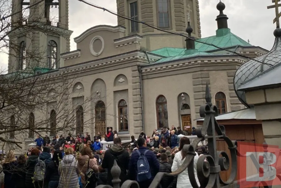 Акція з "блокадою" храму МП і розповідь військового про побиття: що відбувається у Хмельницькому (відео, фото)