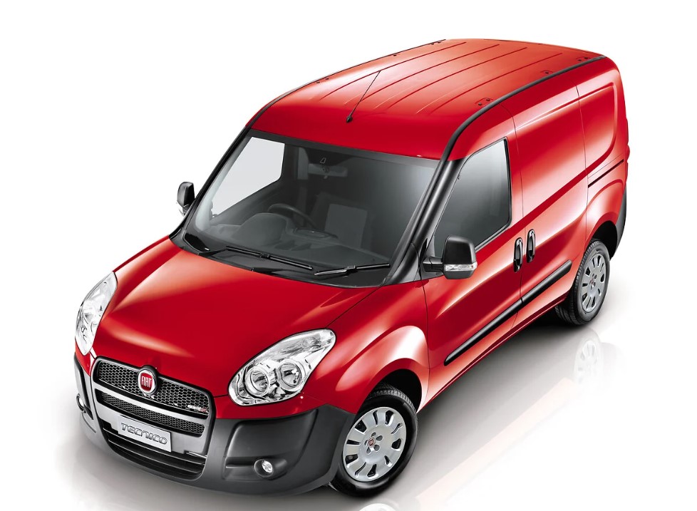 Для бизнеса и семьи: ТОП-5 легких коммерческих фургонов на украинском рынке