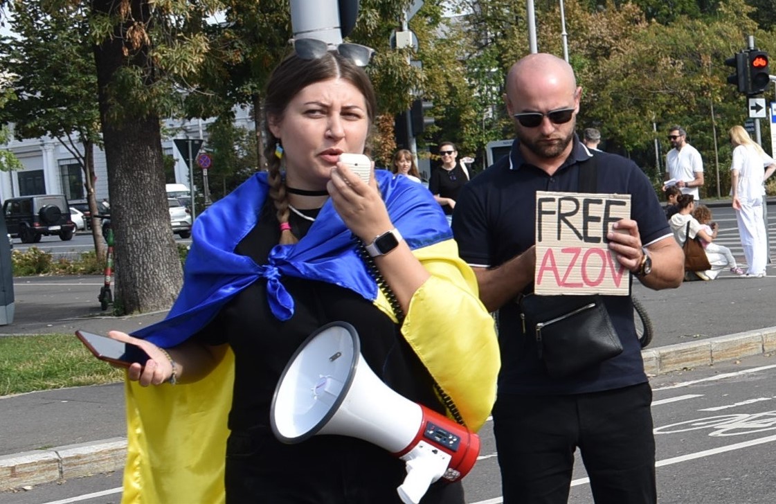 "Не маємо права мовчати": на мітингу в Бухаресті нагадали про жертв російського полону