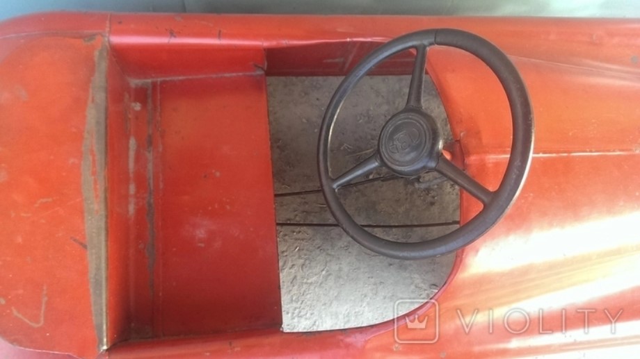 Детскую машинку, сделанную в Украине, теперь продают за 200 тысяч: проверьте свои чердаки