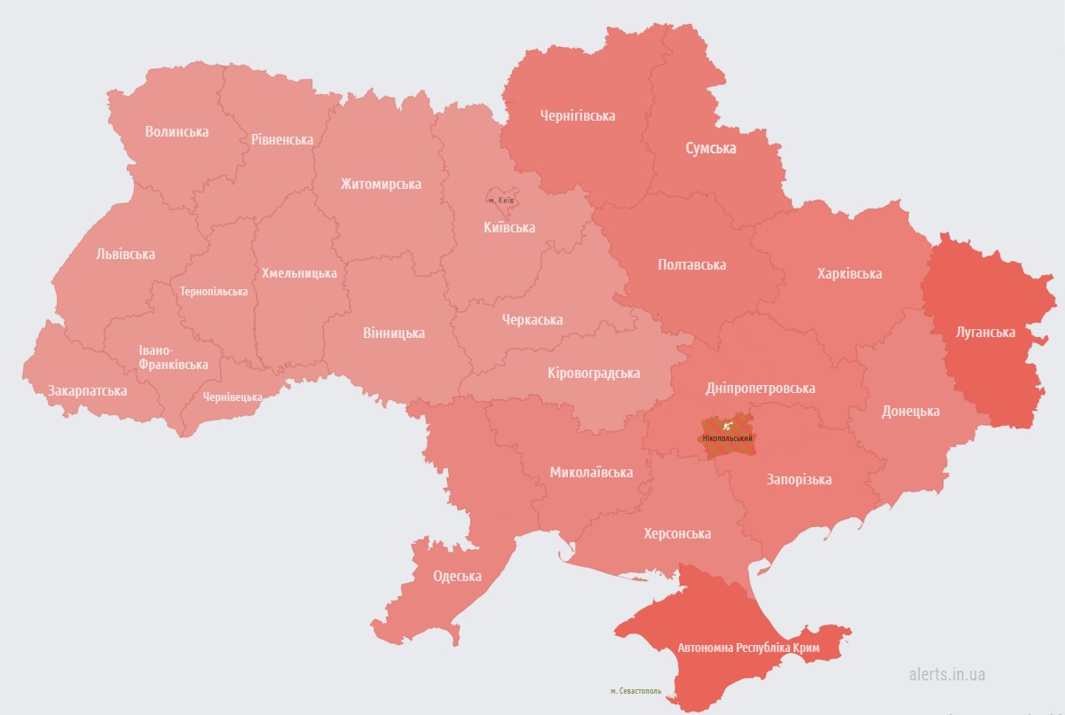 В Украине объявлена масштабная воздушная тревога: сообщают о пусках ракет и дронов