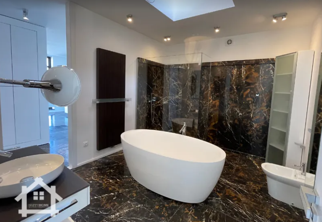 У Львові за 37 мільйонів продають VIP-квартиру з "гарним краєвидом": як виглядає житло