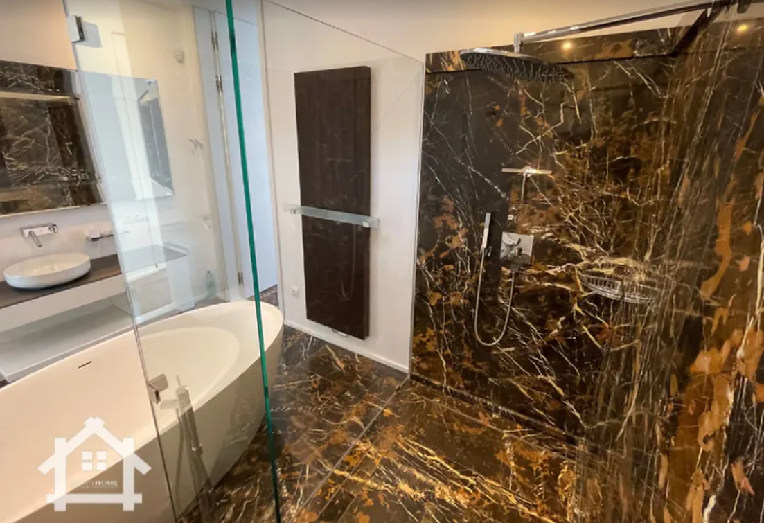 У Львові за 37 мільйонів продають VIP-квартиру з "гарним краєвидом": як виглядає житло