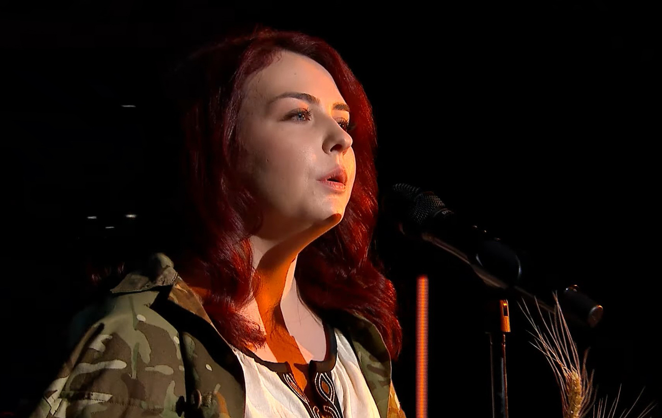 "Пташка" из Азовстали выступила на "Голосі країни" и довела до слез украинцев (видео)