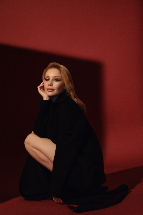 Страстная Тина Кароль снялась в женственной фотосессии для Vogue