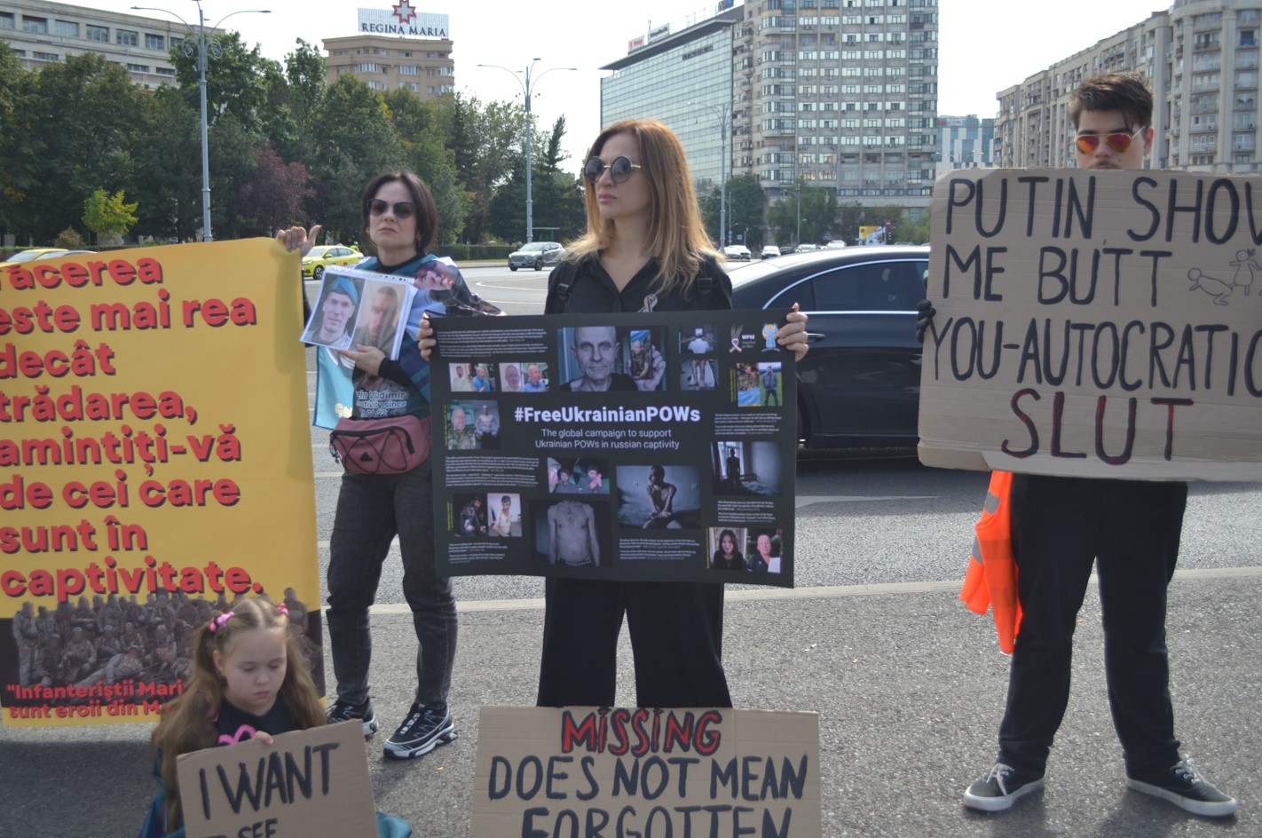"Не маємо права мовчати": на мітингу в Бухаресті нагадали про жертв російського полону