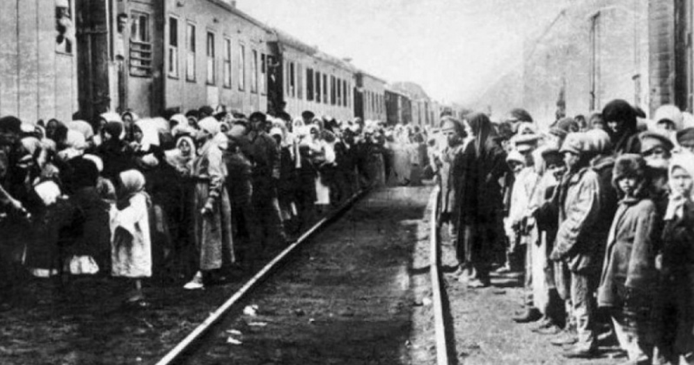 Як "совєти" поводили наймасовішу депортацію українців у Сибір та Казахстан: архівні фото і документи