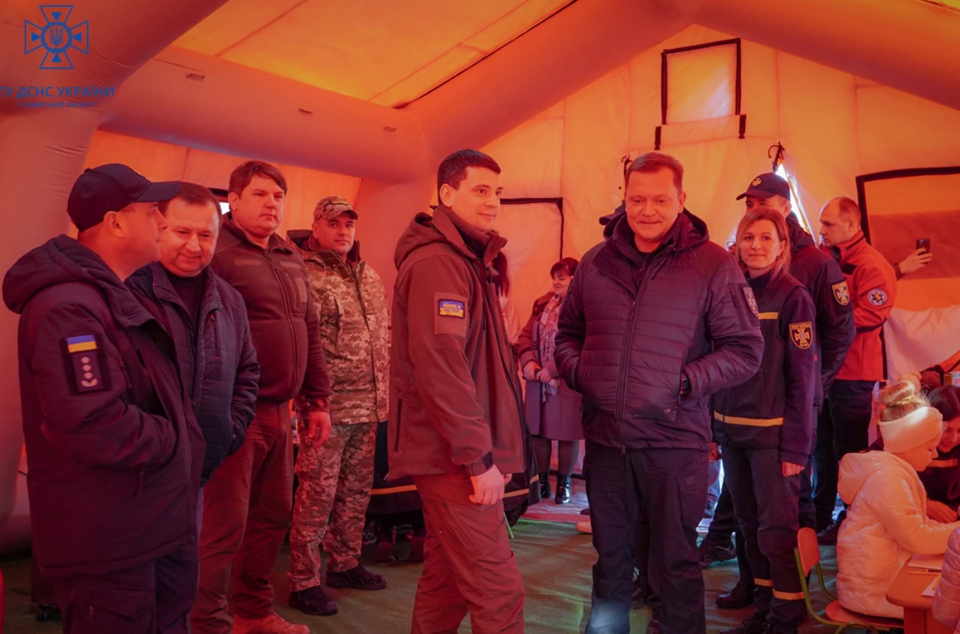 В Украине возле границы с Польшей заработали мобильные пункты обогрева: как они выглядят